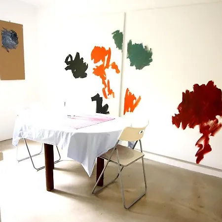 Homestay Kunstler-wohnung *