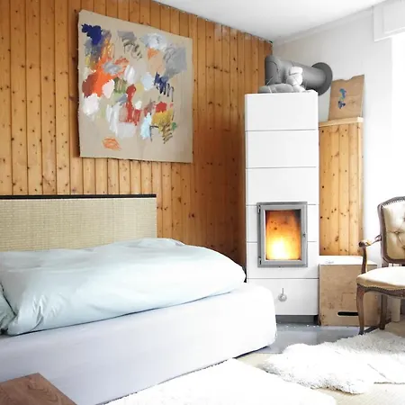 Homestay Kunstler-wohnung *