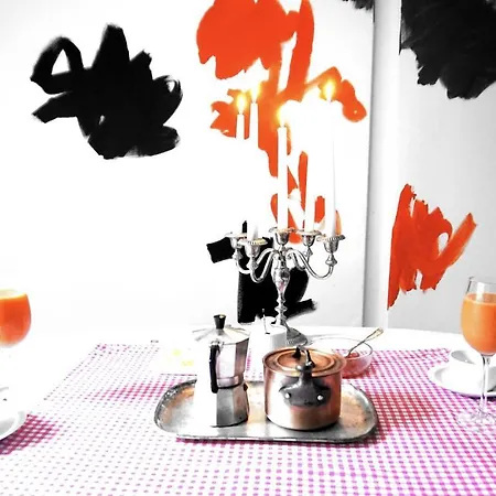 Homestay Kunstler-wohnung *